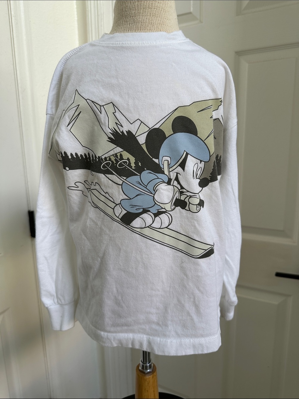 Baby GAP- Disney White Cotton Mickey Mouse Ski Graphic Long Sleeve Tee Size 5T